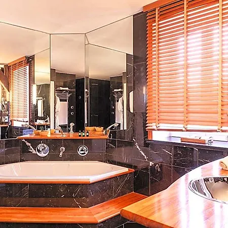 L'hotel 5*